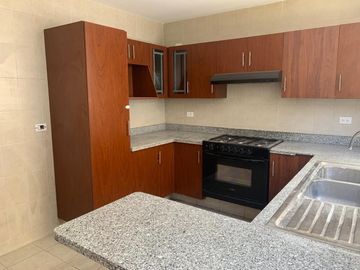 CASA EN VENTA EN FRACCTO. EL SAUCEDAL ATRAS DE PASEO DESTINO AV. DE LAS TORRES