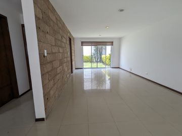 CASA EN VENTA EN FRACCTO. EL SAUCEDAL ATRAS DE PASEO DESTINO AV. DE LAS TORRES