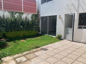 CASA EN VENTA EN FRACCTO. EL SAUCEDAL ATRAS DE PASEO DESTINO AV. DE LAS TORRES
