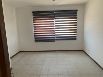 CASA EN VENTA EN FRACCTO. EL SAUCEDAL ATRAS DE PASEO DESTINO AV. DE LAS TORRES
