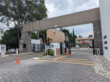 CASA EN VENTA EN FRACCTO. EL SAUCEDAL ATRAS DE PASEO DESTINO AV. DE LAS TORRES