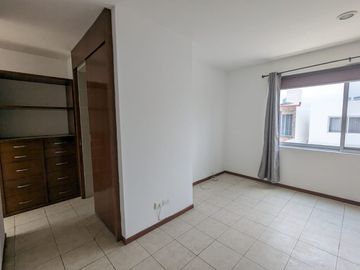 CASA EN VENTA EN FRACCTO. EL SAUCEDAL ATRAS DE PASEO DESTINO AV. DE LAS TORRES