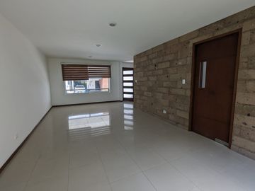 CASA EN VENTA EN FRACCTO. EL SAUCEDAL ATRAS DE PASEO DESTINO AV. DE LAS TORRES