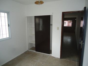BÂ° AMEGHINO SUR, DEPARTAMENTO PLANTA BAJA, LINDA ZONA.-