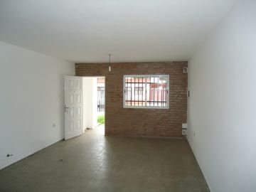 BÂ° AMEGHINO SUR, DEPARTAMENTO PLANTA BAJA, LINDA ZONA.-