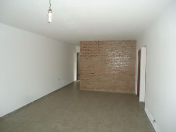 BÂ° AMEGHINO SUR, DEPARTAMENTO PLANTA BAJA, LINDA ZONA.-