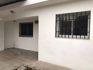 BÂ° AMEGHINO SUR, DEPARTAMENTO PLANTA BAJA, LINDA ZONA.-