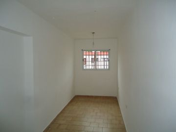BÂ° AMEGHINO SUR, DEPARTAMENTO PLANTA BAJA, LINDA ZONA.-