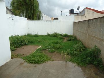 BÂ° AMEGHINO SUR, DEPARTAMENTO PLANTA BAJA, LINDA ZONA.-
