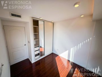 Departamento cuatro ambientes en Castelar. Edificio de categoría