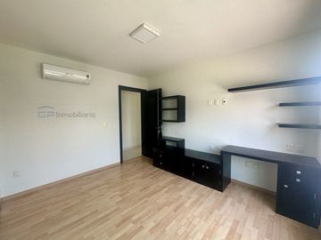 CASA EN VENTA EN NUEVA GALICIA COTO CADIZ