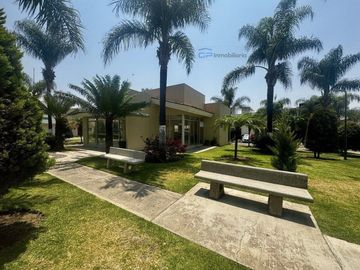 CASA EN VENTA EN NUEVA GALICIA COTO CADIZ