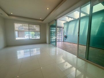 CASA EN VENTA EN NUEVA GALICIA COTO CADIZ