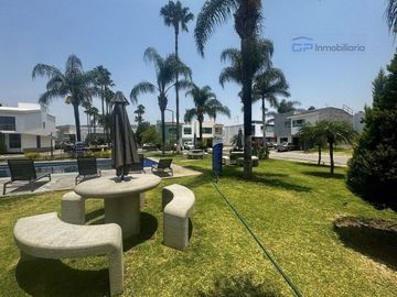 CASA EN VENTA EN NUEVA GALICIA COTO CADIZ