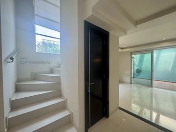 CASA EN VENTA EN NUEVA GALICIA COTO CADIZ