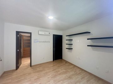 CASA EN VENTA EN NUEVA GALICIA COTO CADIZ