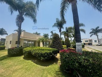 CASA EN VENTA EN NUEVA GALICIA COTO CADIZ