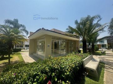 CASA EN VENTA EN NUEVA GALICIA COTO CADIZ