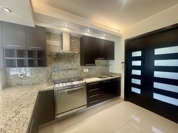 CASA EN VENTA EN NUEVA GALICIA COTO CADIZ