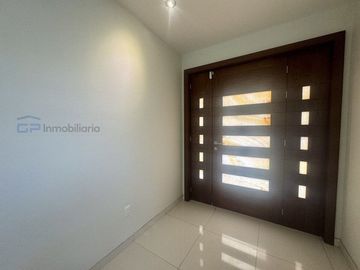 CASA EN VENTA EN NUEVA GALICIA COTO CADIZ