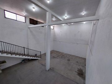 Bodega en Venta Colonia Topo Chico,  con salida a Barragan Monterrey