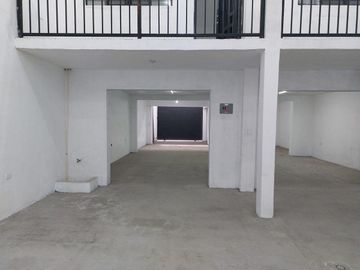 Bodega en Venta Colonia Topo Chico,  con salida a Barragan Monterrey