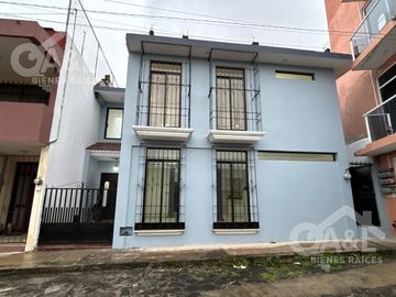 Centrica Casa en Venta con Dos Recamaras en Planta Baja