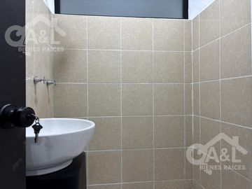 Centrica Casa en Venta con Dos Recamaras en Planta Baja