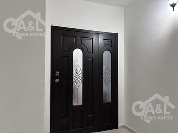 Centrica Casa en Venta con Dos Recamaras en Planta Baja
