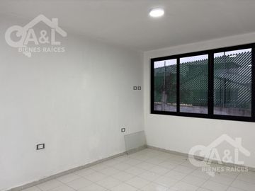 Centrica Casa en Venta con Dos Recamaras en Planta Baja