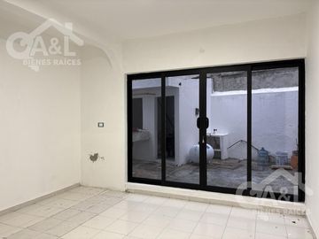 Centrica Casa en Venta con Dos Recamaras en Planta Baja