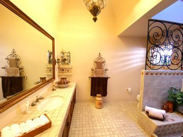 Venta Casa ideal para Hotel Boutique, Oficinas...Tlaltenango, Cuernavaca Morelos