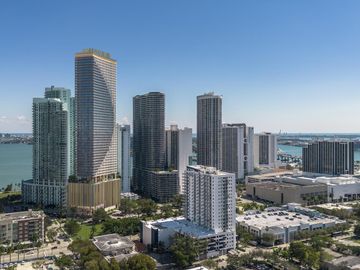 DEPARTAMENTO EN VENTA EN MIAMI 1 HABITACIÓN CON BAR, JACUZZI, ALBERCA