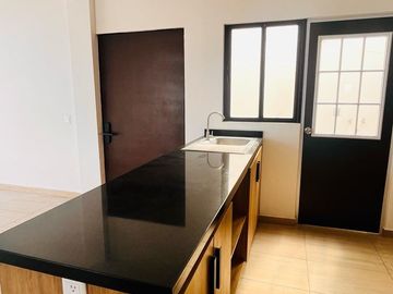 Venta Townhouse / Casa de Dos Pisos en Juriquilla. PARA INVERSIONISTAS