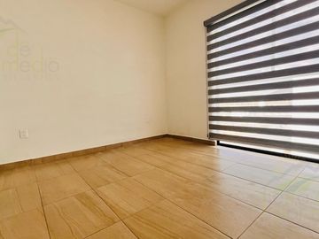 Venta Townhouse / Casa de Dos Pisos en Juriquilla. PARA INVERSIONISTAS