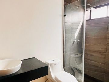 Venta Townhouse / Casa de Dos Pisos en Juriquilla. PARA INVERSIONISTAS