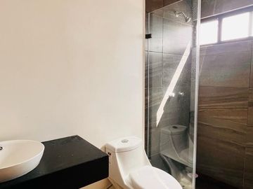 Venta Townhouse / Casa de Dos Pisos en Juriquilla. PARA INVERSIONISTAS