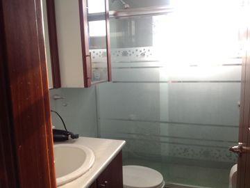 Venta amplia Casa de 5 dormitorios Urbanización UTE sector Calderón