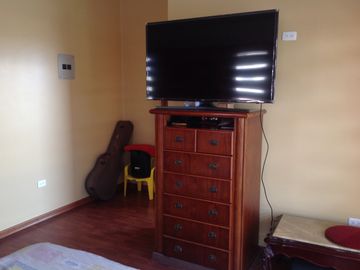 Venta amplia Casa de 5 dormitorios Urbanización UTE sector Calderón