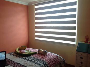 Venta amplia Casa de 5 dormitorios Urbanización UTE sector Calderón