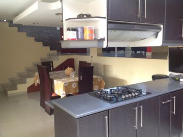 Venta amplia Casa de 5 dormitorios Urbanización UTE sector Calderón