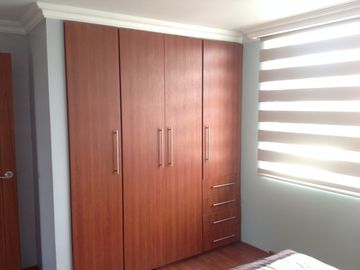 Venta amplia Casa de 5 dormitorios Urbanización UTE sector Calderón