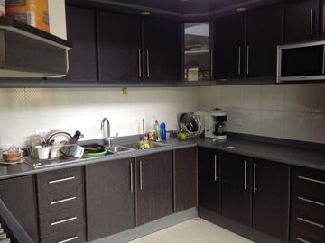 Venta amplia Casa de 5 dormitorios Urbanización UTE sector Calderón