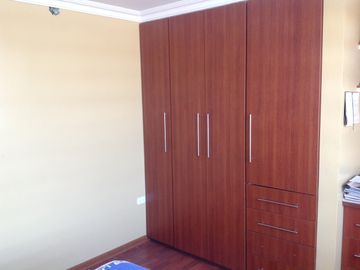 Venta amplia Casa de 5 dormitorios Urbanización UTE sector Calderón