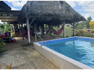 FINCA CON CASA DE 2 PISO / CAPIRA / 38 HECTAREA / RIO Y OJO DE AGUA