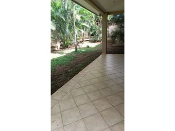 CLAYTON / EMBASSY GARDENS / DOS NIVELES / BALCON / 3 HABITACION