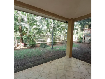 CLAYTON / EMBASSY GARDENS / DOS NIVELES / BALCON / 3 HABITACION