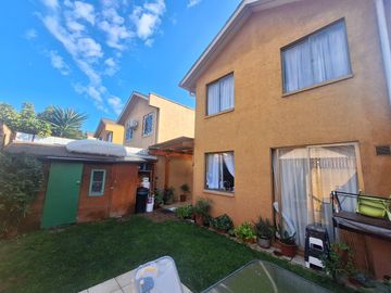 SE VENDE GRAN CASA EN MAIPÚ