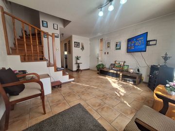 SE VENDE GRAN CASA EN MAIPÚ