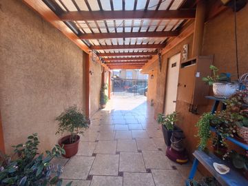 SE VENDE GRAN CASA EN MAIPÚ